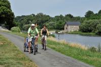 The Mayenne River towpath © J.D Billaud/Nautilus